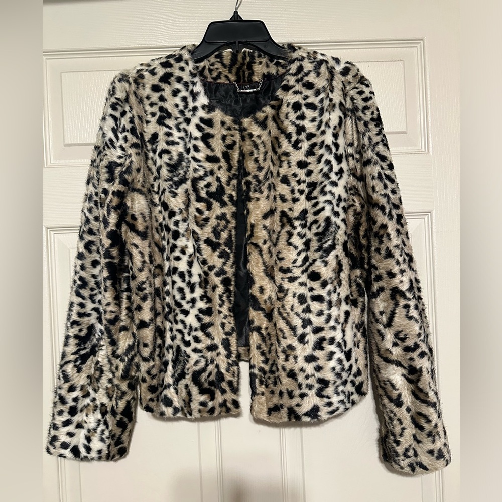 Express fuzzy leopard jacket